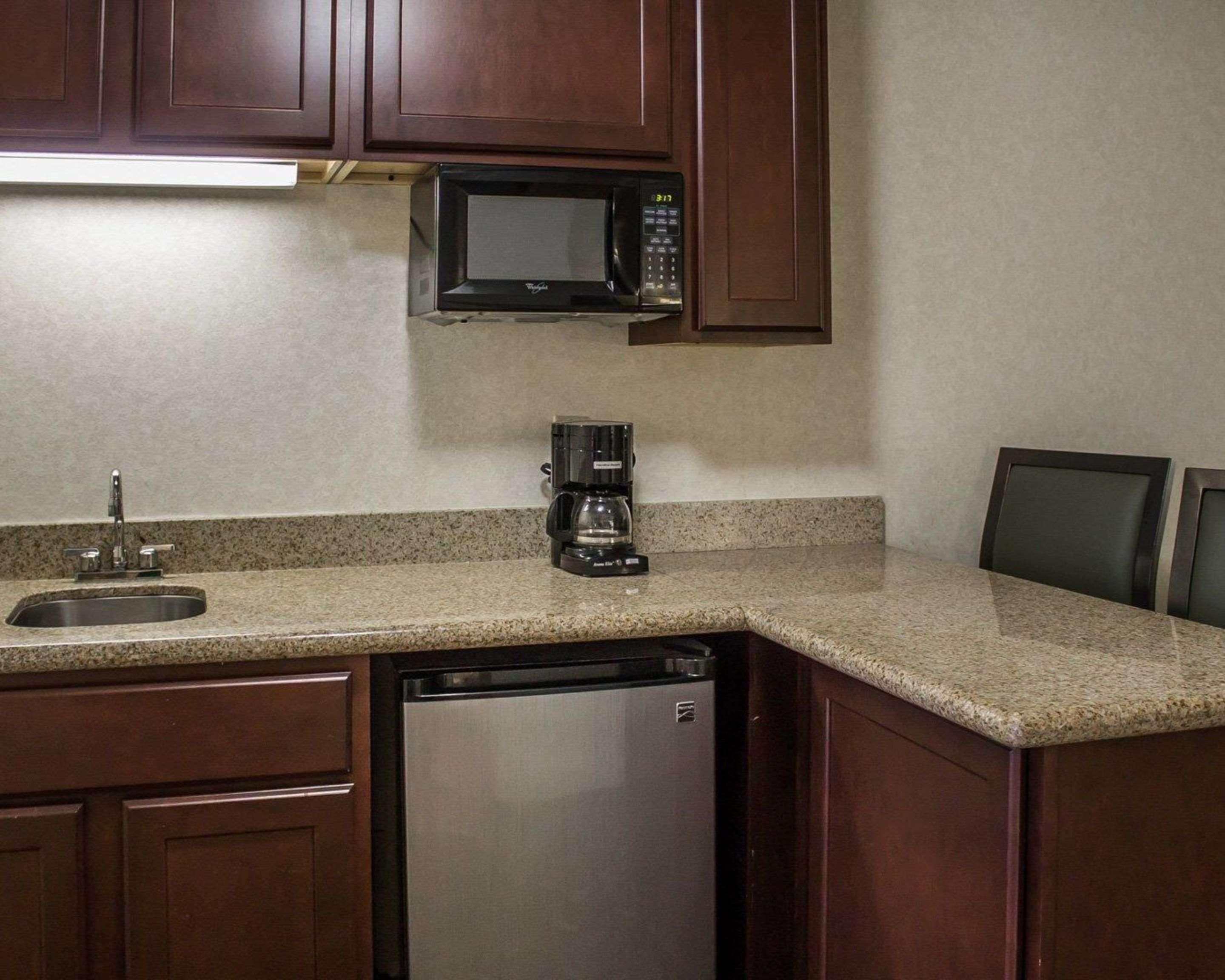 Quality Inn & Suites Mansfield Exterior foto